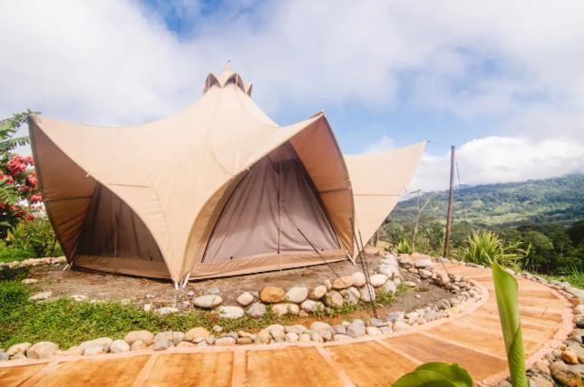 Holos Retreat Center: The Entire Ridge Basecamp Baru Exterior foto
