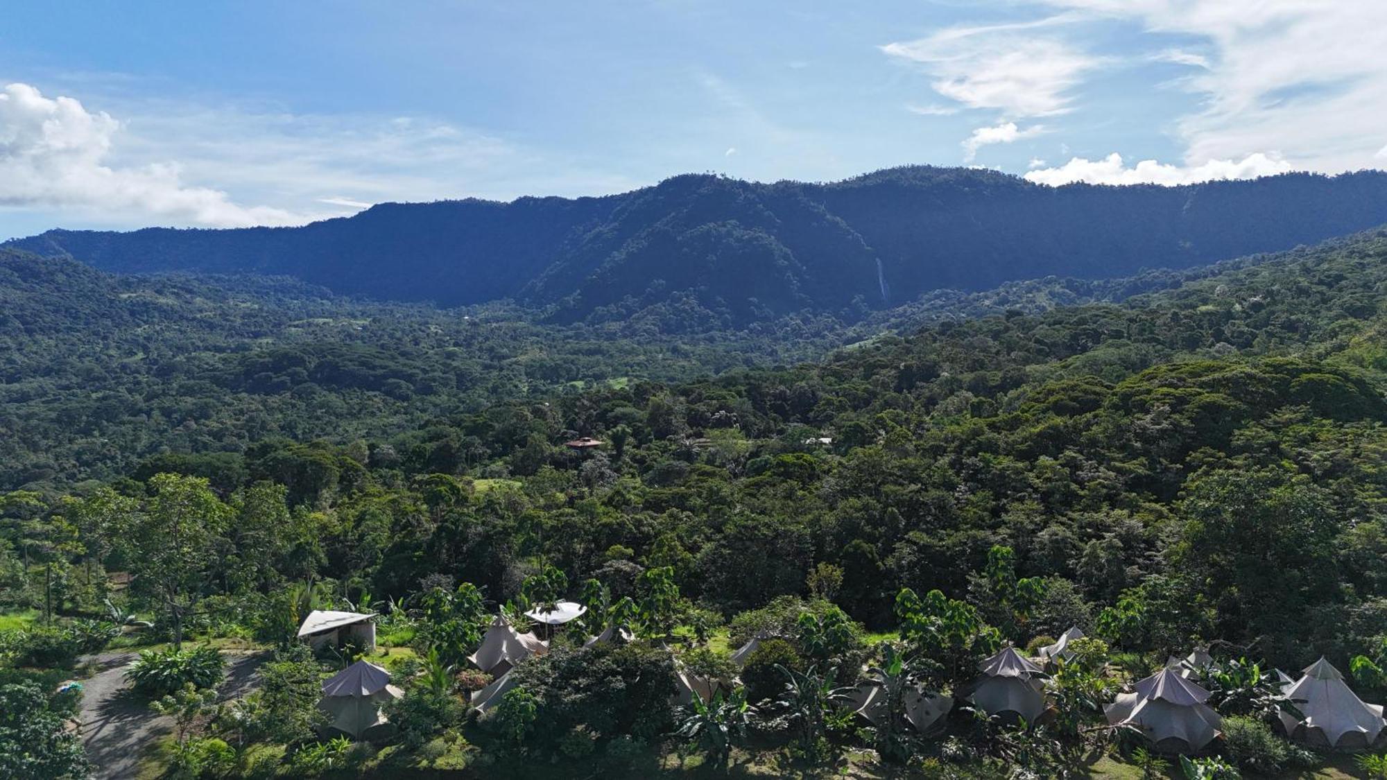 Holos Retreat Center: The Entire Ridge Basecamp Baru Exterior foto