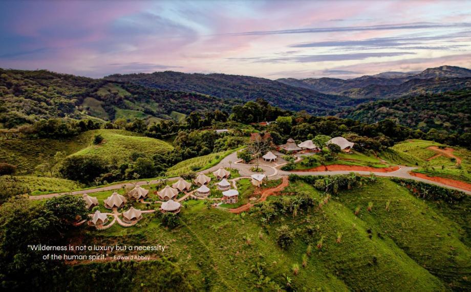 Holos Retreat Center: The Entire Ridge Basecamp Baru Exterior foto