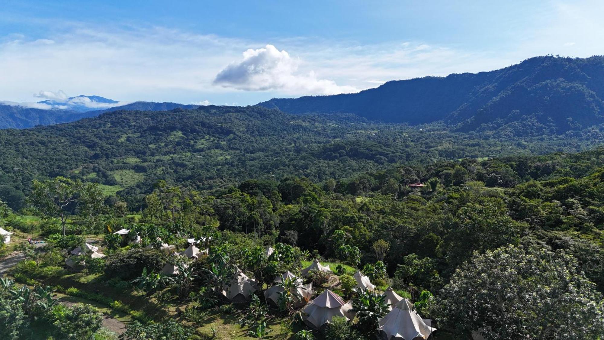 Holos Retreat Center: The Entire Ridge Basecamp Baru Exterior foto