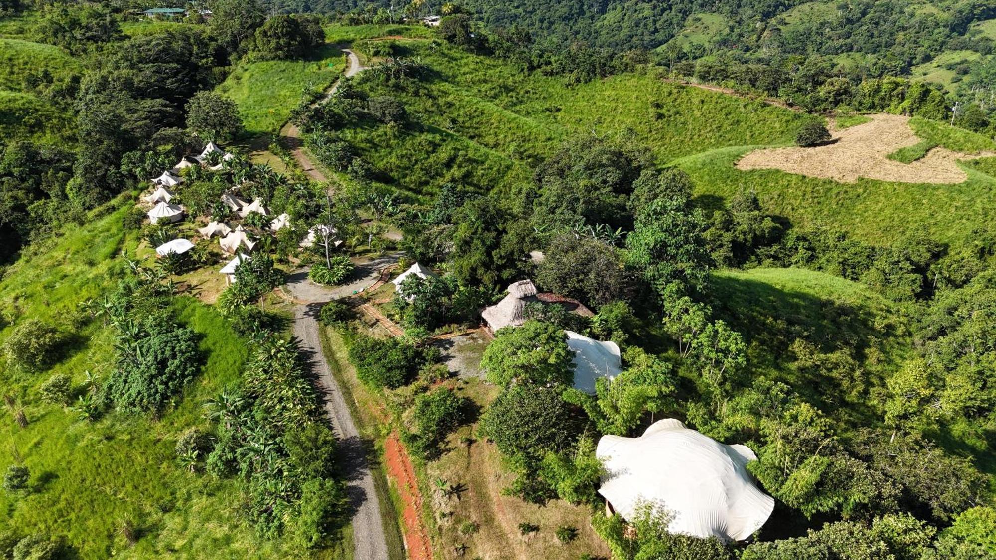 Holos Retreat Center: The Entire Ridge Basecamp Baru Exterior foto